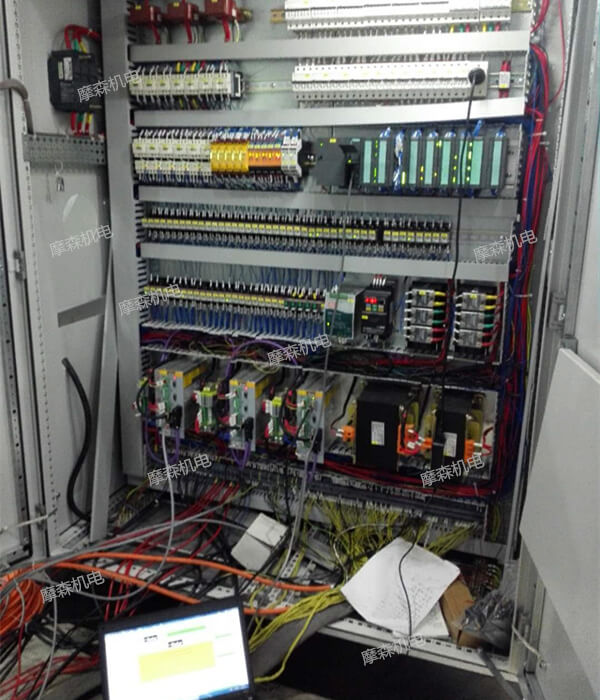 防爆伺服電機在汽車噴涂機上應用.jpg